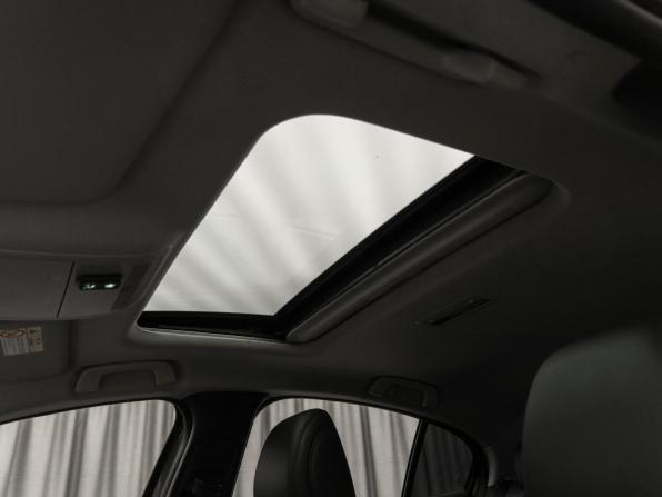 Mazda 3 IV (BP) с пробегом 2022 года, цена 2 420 000 рублей, 85061 км, седан, Автокод Объявления