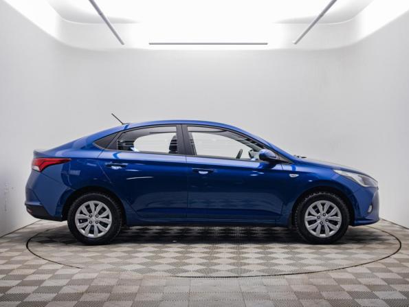 Hyundai Solaris II Рестайлинг с пробегом 2021 года, цена 1 695 000 рублей, 23972 км, седан, Автокод Объявления