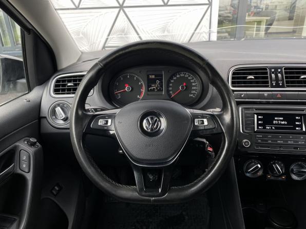 Volkswagen Polo V Рестайлинг с пробегом 2017 года, цена 1 019 000 рублей, 143944 км, седан, Автокод Объявления