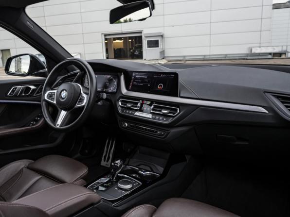 BMW 1 серии III (F40) с пробегом 2020 года, цена 3 419 000 рублей, 42628 км, хэтчбек, Автокод Объявления