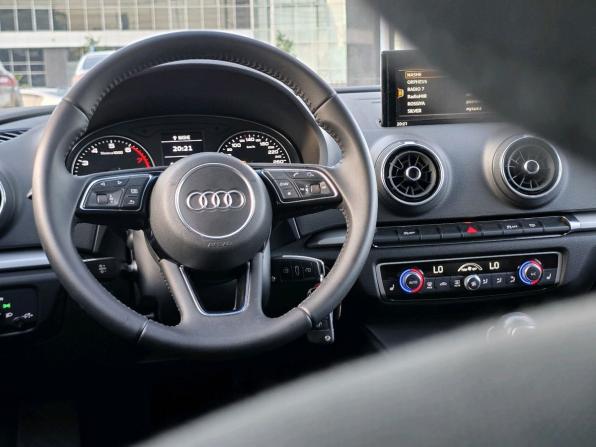Audi A3 III (8V) Рестайлинг с пробегом 2018 года, цена 1 470 000 рублей, 143142 км, седан, Автокод Объявления