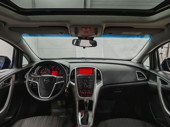 Opel Astra J с пробегом 2011 года, цена 690 000 рублей, 114588 км, хэтчбек, Автокод Объявления