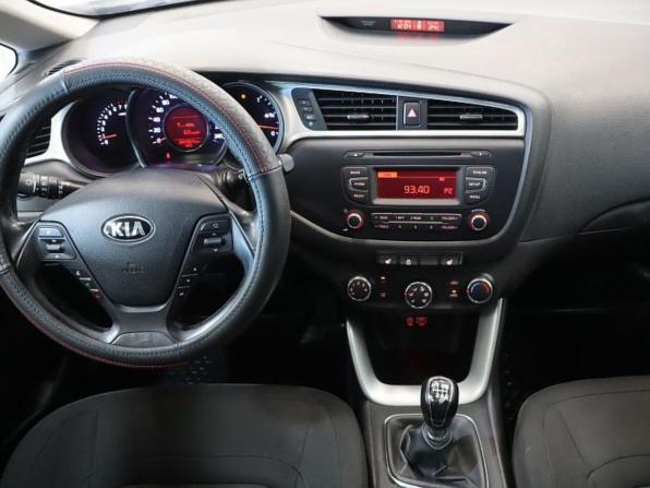 Kia Ceed II Рестайлинг с пробегом 2015 года, цена 749 000 рублей, 286953 км, хэтчбек, Автокод Объявления