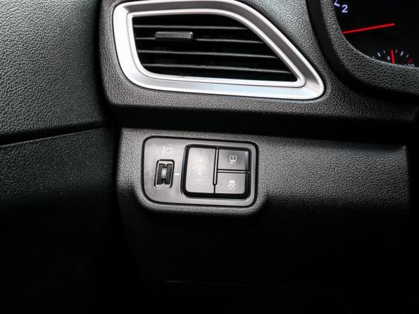 Hyundai Solaris II с пробегом 2019 года, цена 939 400 рублей, 220049 км, седан, Автокод Объявления