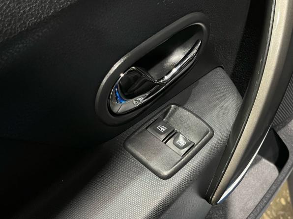 Renault Sandero II с пробегом 2018 года, цена 1 194 000 рублей, 87200 км, хэтчбек, Автокод Объявления