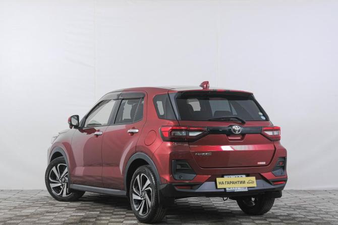 Toyota Raize I с пробегом 2021 года, цена 1 789 000 рублей, 52300 км, внедорожник, Автокод Объявления