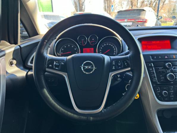 Opel Astra J с пробегом 2011 года, цена 585 000 рублей, 199142 км, хэтчбек, Автокод Объявления