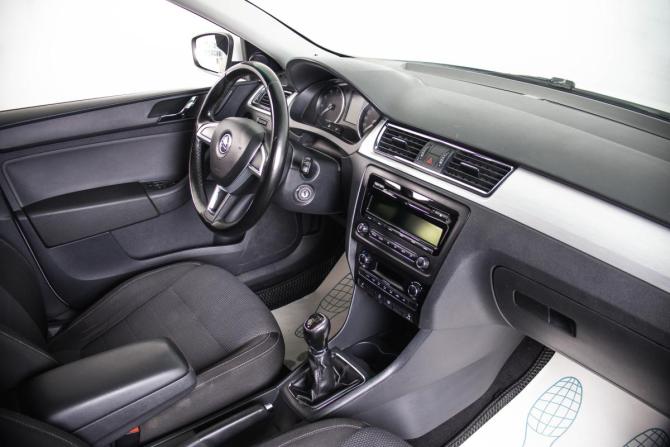 Skoda Rapid I с пробегом 2015 года, цена 959 000 рублей, 171000 км, лифтбек, Автокод Объявления