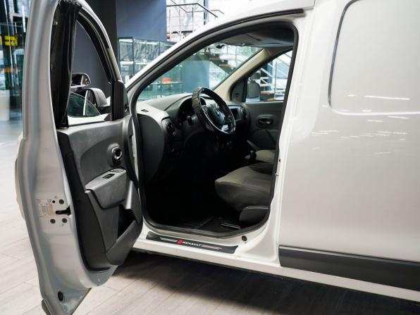 Renault Dokker I с пробегом 2017 года, цена 740 000 рублей, 200259 км, фургон, Автокод Объявления