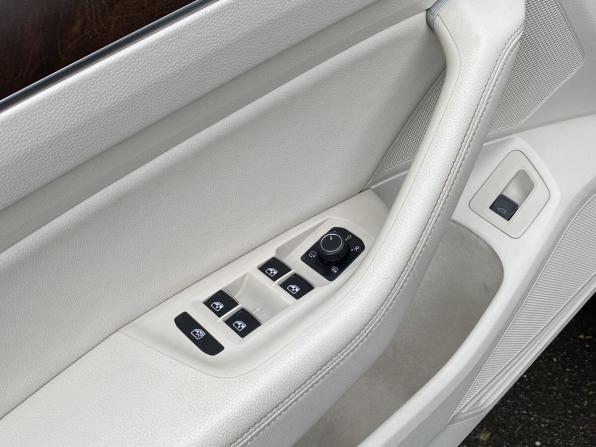 Volkswagen Passat B8 с пробегом 2015 года, цена 1 699 000 рублей, 101855 км, седан, Автокод Объявления