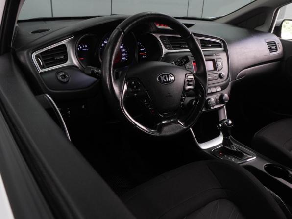 Kia Ceed II Рестайлинг с пробегом 2016 года, цена 1 349 000 рублей, 144313 км, хэтчбек, Автокод Объявления