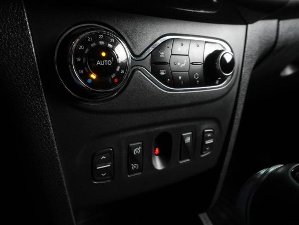 Renault Sandero II с пробегом 2016 года, цена 1 199 000 рублей, 69981 км, хэтчбек, Автокод Объявления