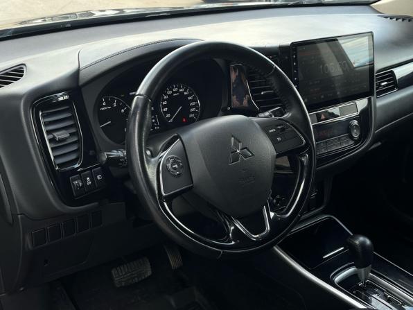 Mitsubishi Outlander III Рестайлинг 3 с пробегом 2019 года, цена 1 750 000 рублей, 127900 км, внедорожник, Автокод Объявления