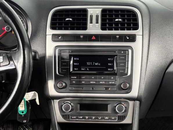 Volkswagen Polo V Рестайлинг с пробегом 2015 года, цена 1 135 000 рублей, 142363 км, седан, Автокод Объявления