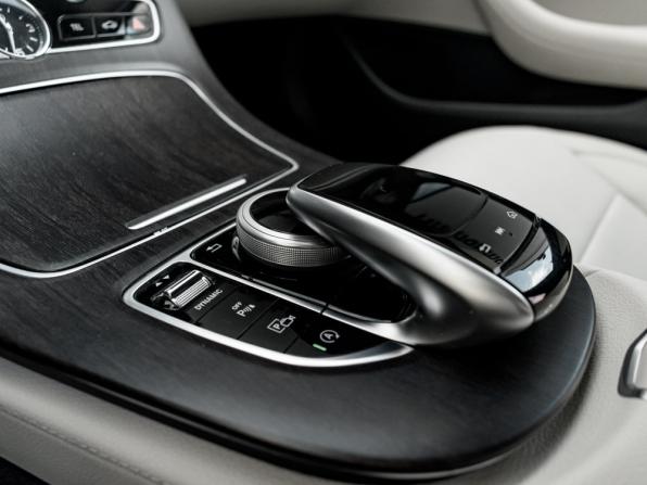 Mercedes-Benz E-Класс V (W213 S213 C238) с пробегом 2017 года, цена 2 930 000 рублей, 166604 км, седан, Автокод Объявления