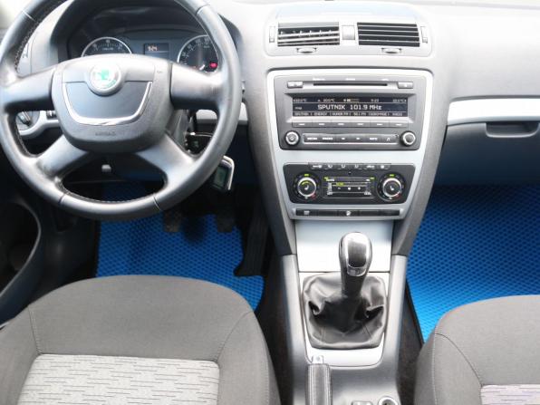 Skoda Octavia II (A5) Рестайлинг с пробегом 2013 года, цена 770 000 рублей, 249827 км, лифтбек, Автокод Объявления