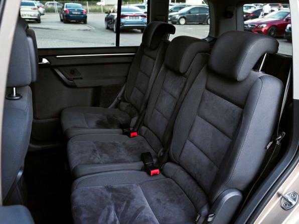 Volkswagen Touran I Рестайлинг 2 с пробегом 2012 года, цена 1 019 000 рублей, 201616 км, компактвэн, Автокод Объявления
