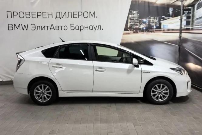 Toyota Prius III Рестайлинг (XW30) с пробегом 2015 года, цена 1 290 000 рублей, 137025 км, лифтбек, Автокод Объявления