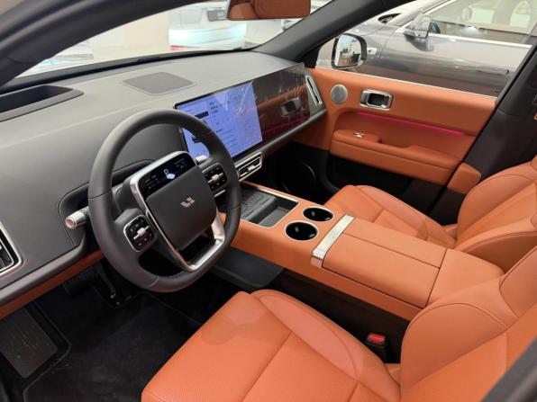 Новый Li Auto (Lixiang) L6 2025 года, цена 8 290 000 рублей, внедорожник, Автокод Объявления