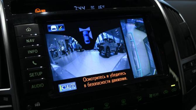 Toyota Land Cruiser 200 Series Рестайлинг 1 с пробегом 2015 года, цена 6 800 000 рублей, 48600 км, внедорожник, Автокод Объявления