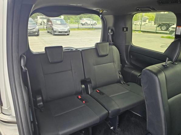 Toyota Esquire I Рестайлинг с пробегом 2018 года, цена 2 199 995 рублей, 106214 км, минивэн, Автокод Объявления