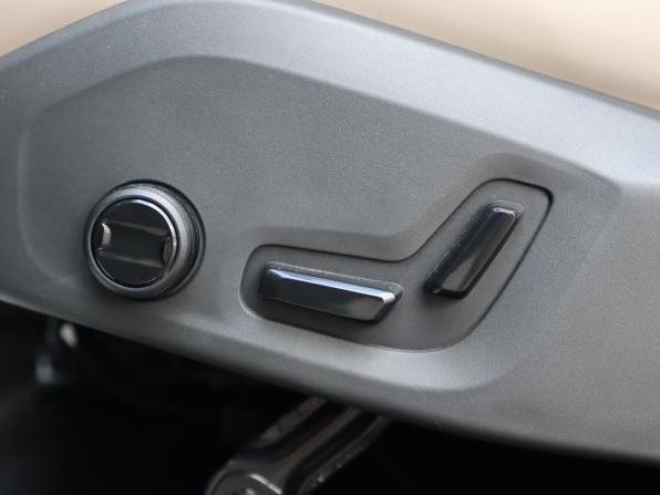 Volvo XC60 II Рестайлинг 2 с пробегом 2025 года, цена 6 290 000 рублей, 62 км, внедорожник, Автокод Объявления