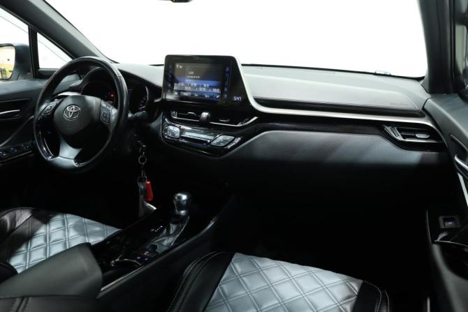 Toyota C-HR I с пробегом 2018 года, цена 2 275 000 рублей, 80532 км, внедорожник, Автокод Объявления