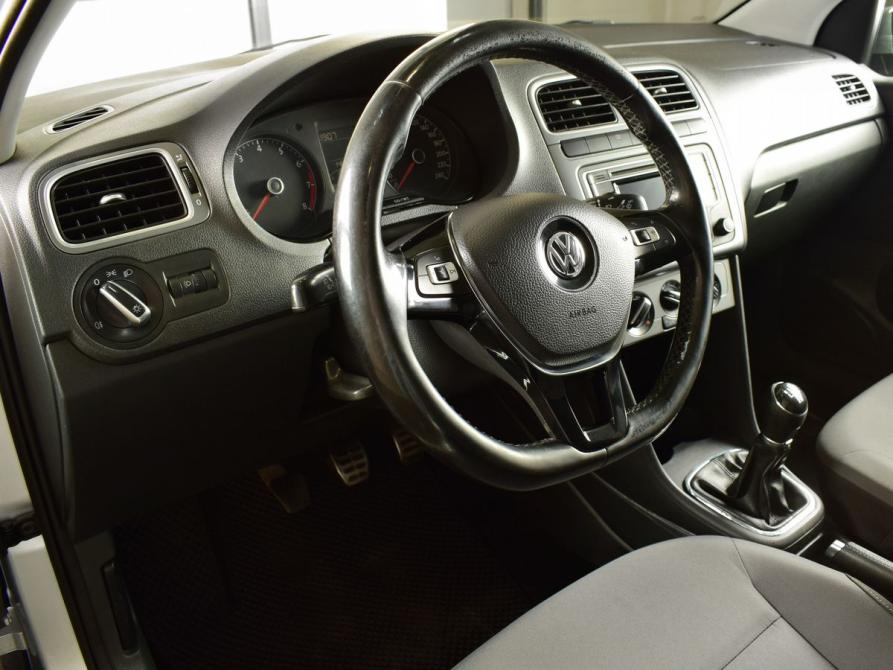 Volkswagen Polo V Рестайлинг Кемерово  - изображение 6