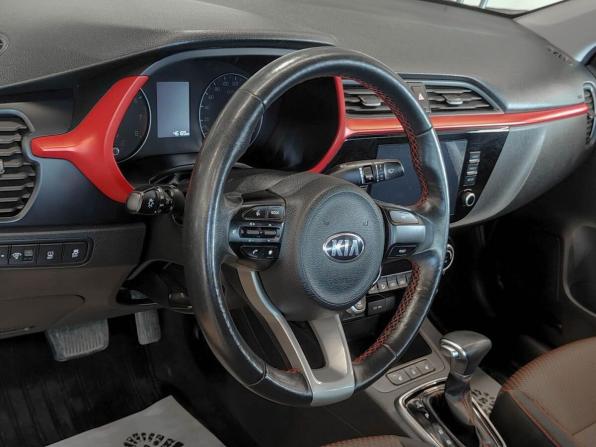 Kia Rio IV Рестайлинг с пробегом 2021 года, цена 1 680 200 рублей, 45876 км, седан, Автокод Объявления
