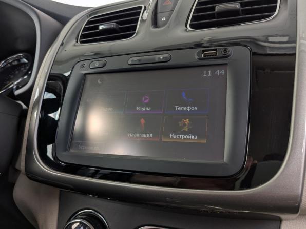 Renault Logan II с пробегом 2018 года, цена 899 000 рублей, 96981 км, седан, Автокод Объявления