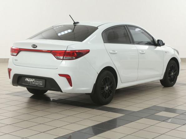 Kia Rio IV с пробегом 2018 года, цена 899 000 рублей, 202000 км, седан, Автокод Объявления