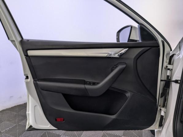 Skoda Octavia III (A7) Рестайлинг с пробегом 2019 года, цена 1 280 000 рублей, 182798 км, лифтбек, Автокод Объявления