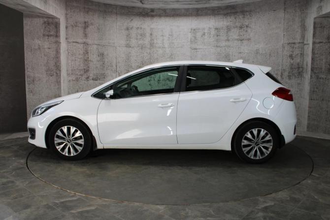 Kia Ceed II Рестайлинг с пробегом 2018 года, цена 1 438 000 рублей, 105717 км, хэтчбек, Автокод Объявления