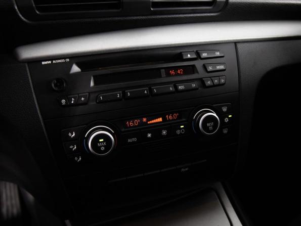 BMW 1 серии I (E81/E82/E87/E88) Рестайлинг с пробегом 2009 года, цена 799 000 рублей, 303132 км, хэтчбек, Автокод Объявления