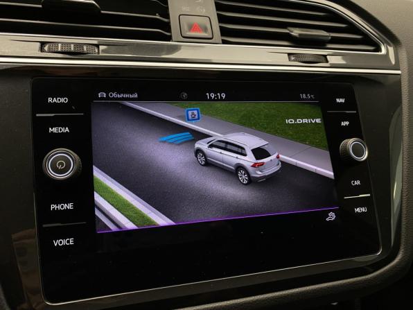 Volkswagen Tiguan II Рестайлинг с пробегом 2021 года, цена 2 710 000 рублей, 60855 км, внедорожник, Автокод Объявления