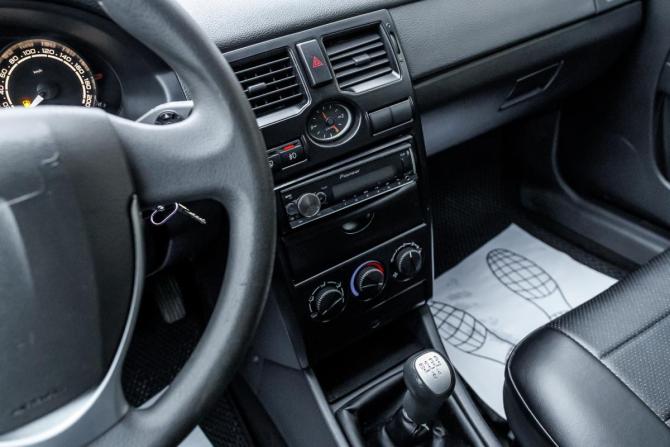Lada (ВАЗ) Priora I Рестайлинг с пробегом 2013 года, цена 330 000 рублей, 152558 км, седан, Автокод Объявления