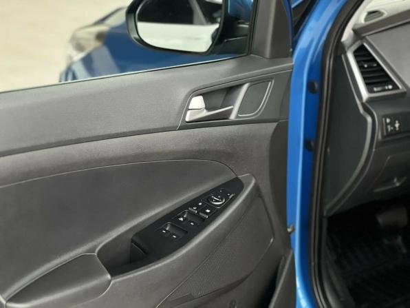 Hyundai Tucson III с пробегом 2018 года, цена 1 695 000 рублей, 199589 км, внедорожник, Автокод Объявления