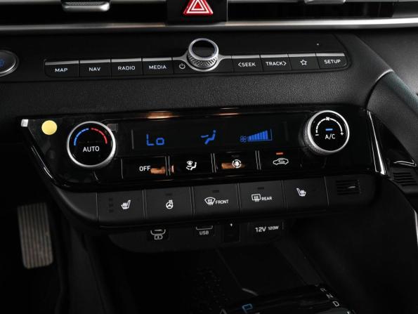 Hyundai Elantra VII (CN7) Рестайлинг с пробегом 2023 года, цена 2 199 000 рублей, 45444 км, седан, Автокод Объявления