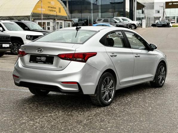 Hyundai Solaris II с пробегом 2018 года, цена 1 289 000 рублей, 120186 км, седан, Автокод Объявления