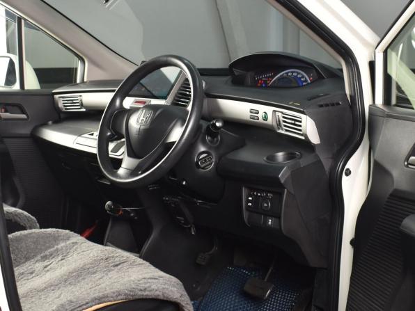 Honda Freed I Рестайлинг с пробегом 2012 года, цена 1 254 997 рублей, 126841 км, компактвэн, Автокод Объявления
