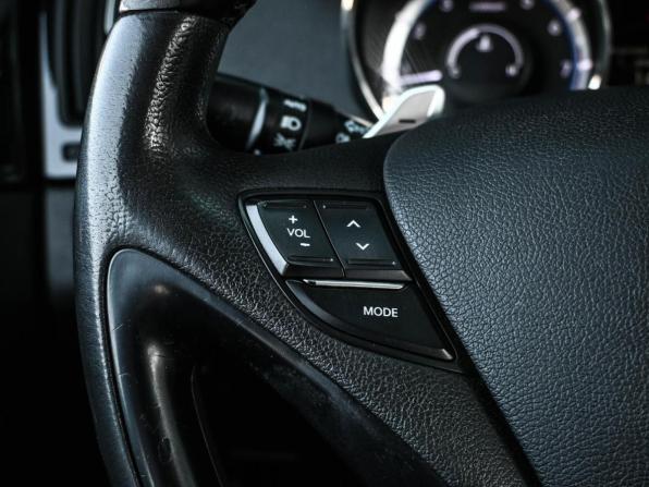 Hyundai Sonata VI (YF) с пробегом 2010 года, цена 1 299 000 рублей, 187627 км, седан, Автокод Объявления