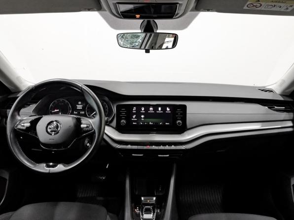 Skoda Octavia IV (A8) с пробегом 2021 года, цена 2 315 000 рублей, 81965 км, лифтбек, Автокод Объявления