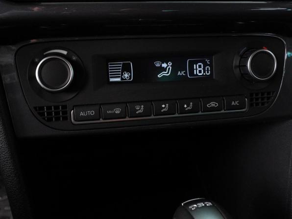Volkswagen Polo V Рестайлинг с пробегом 2019 года, цена 1 649 000 рублей, 155437 км, седан, Автокод Объявления