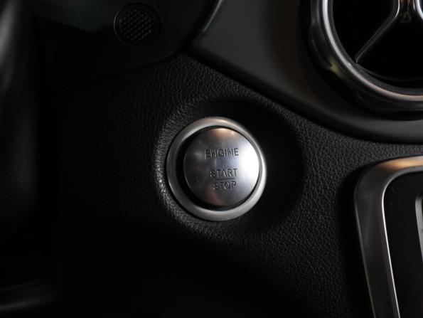 Mercedes-Benz GLA I (X156) Рестайлинг с пробегом 2017 года, цена 2 264 000 рублей, 130496 км, внедорожник, Автокод Объявления