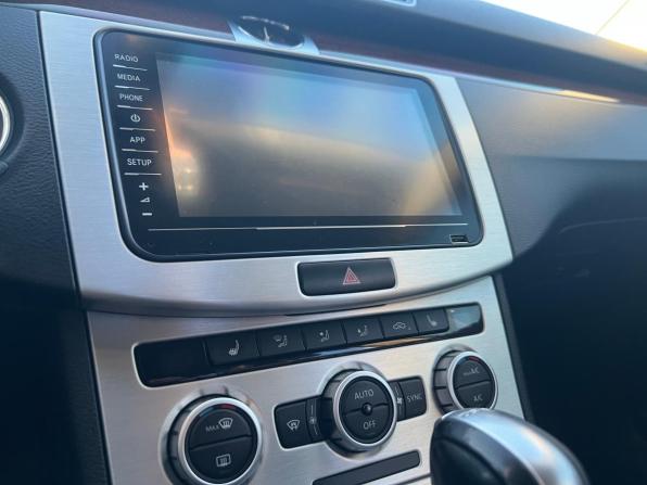 Volkswagen Passat B7 с пробегом 2012 года, цена 1 100 000 рублей, 262616 км, седан, Автокод Объявления