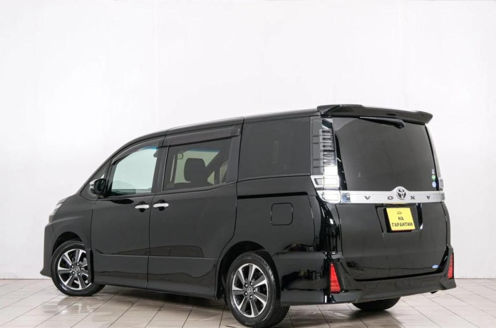 Toyota Voxy III (R80) Рестайлинг Красноярск  - изображение 5