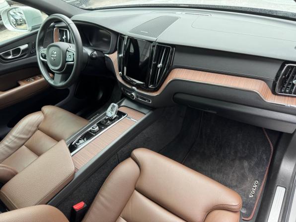 Volvo XC60 II Рестайлинг с пробегом 2022 года, цена 5 479 000 рублей, 27223 км, внедорожник, Автокод Объявления