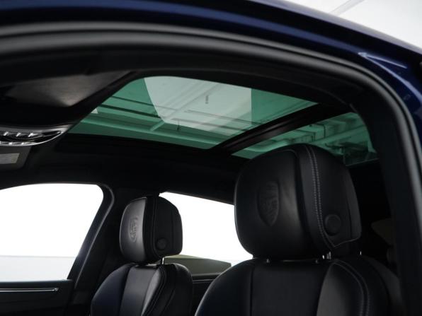 Porsche Macan I Рестайлинг 2 с пробегом 2023 года, цена 8 248 505 рублей, 18014 км, внедорожник, Автокод Объявления