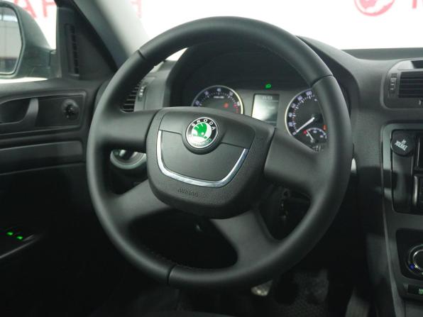 Skoda Octavia II (A5) Рестайлинг с пробегом 2010 года, цена 699 000 рублей, 199324 км, лифтбек, Автокод Объявления