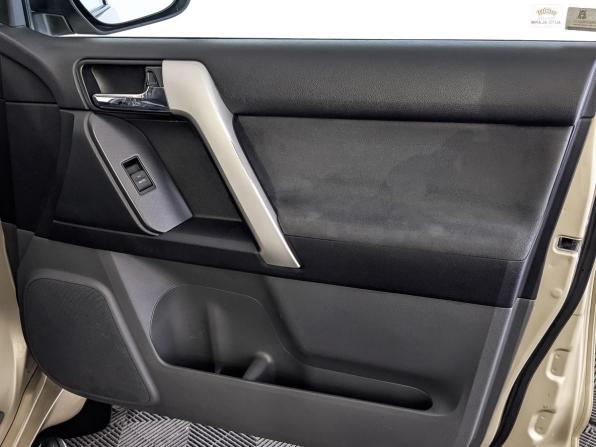 Toyota Land Cruiser Prado 150 Series с пробегом 2012 года, цена 2 700 000 рублей, 283219 км, внедорожник, Автокод Объявления